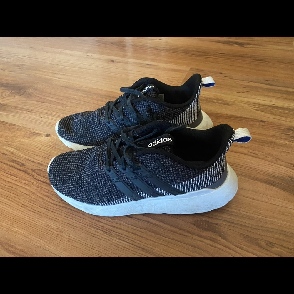 Mens Adidas Athletic shoes